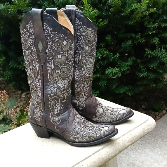 Corral Studded Leather Western Boot Sz 9.5 GUC